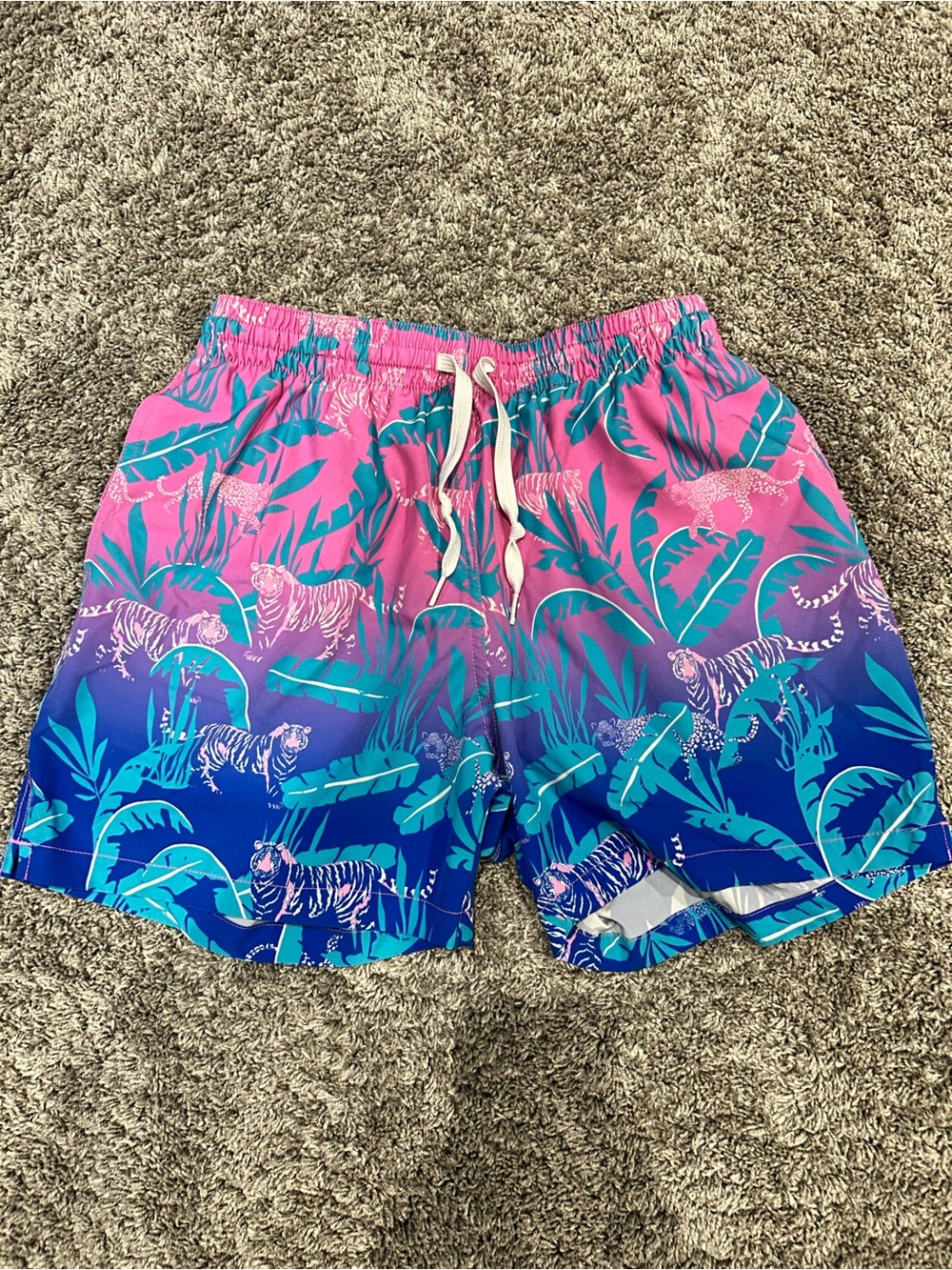 chubbies Pink and Blue Gradient Tiger & Palm Classic Swim Trunks 5.5”